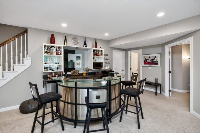 9812 Brookview Drive, Urbandale, IA 50322