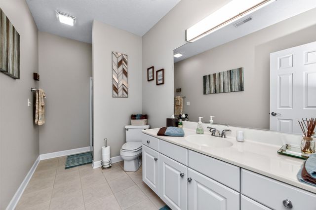 9812 Brookview Drive, Urbandale, IA 50322