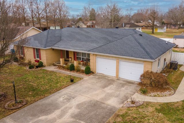 1402 Matthew Lane, Marion, IL 62959