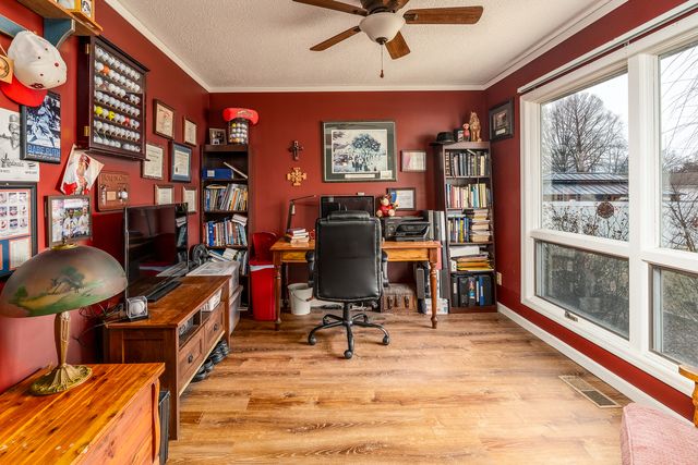 1402 Matthew Lane, Marion, IL 62959