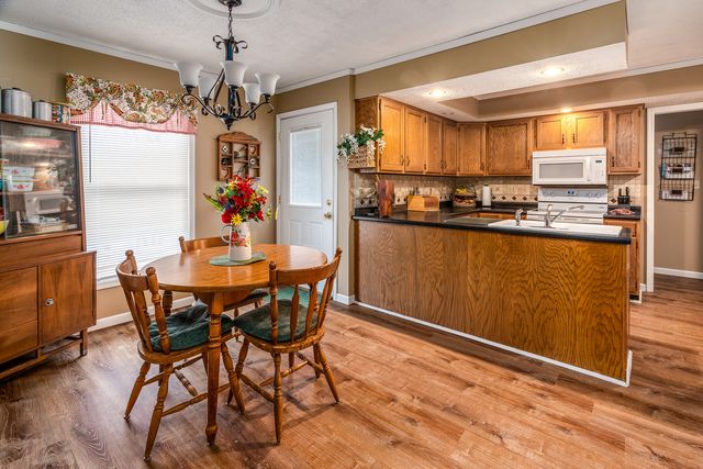 1402 Matthew Lane, Marion, IL 62959