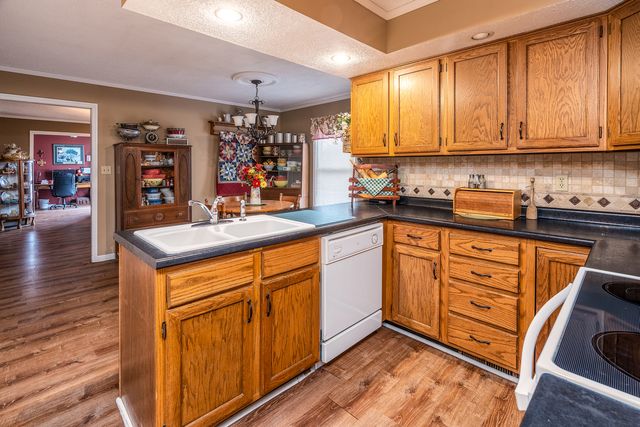 1402 Matthew Lane, Marion, IL 62959