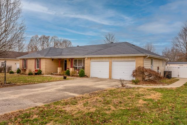 1402 Matthew Lane, Marion, IL 62959