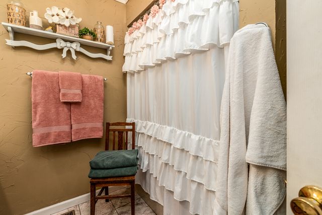 1402 Matthew Lane, Marion, IL 62959