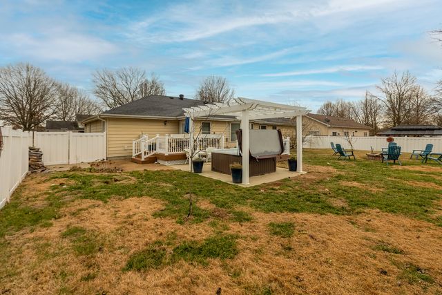 1402 Matthew Lane, Marion, IL 62959