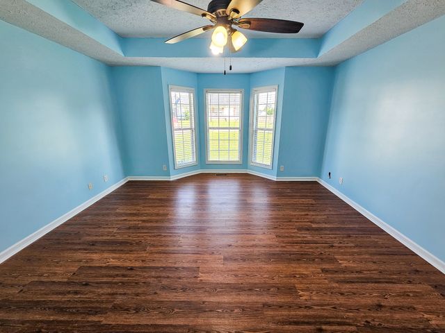 105 Twin Oaks Dr, Bell Buckle, TN 37020