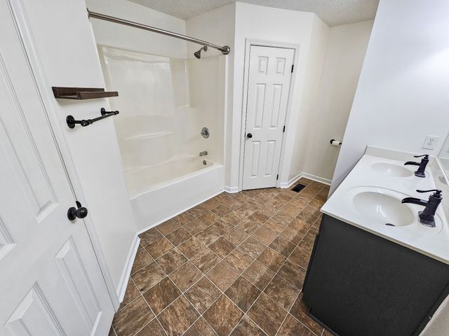 105 Twin Oaks Dr, Bell Buckle, TN 37020