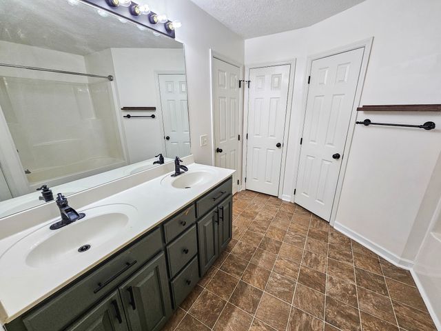 105 Twin Oaks Dr, Bell Buckle, TN 37020