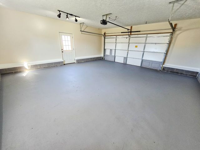 105 Twin Oaks Dr, Bell Buckle, TN 37020