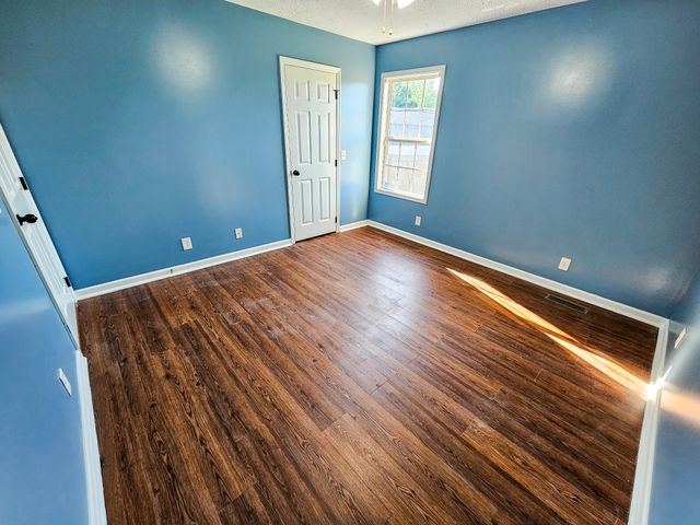 105 Twin Oaks Dr, Bell Buckle, TN 37020