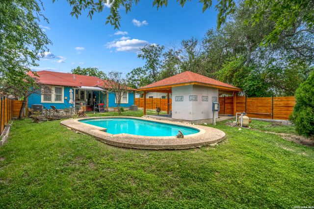 616 W Agarita, San Antonio, TX 78212