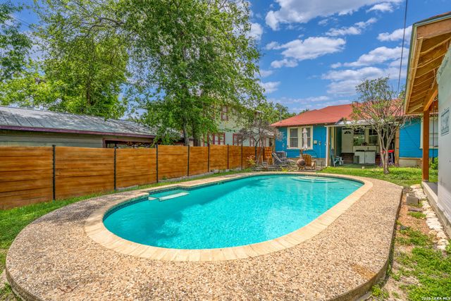 616 W Agarita, San Antonio, TX 78212