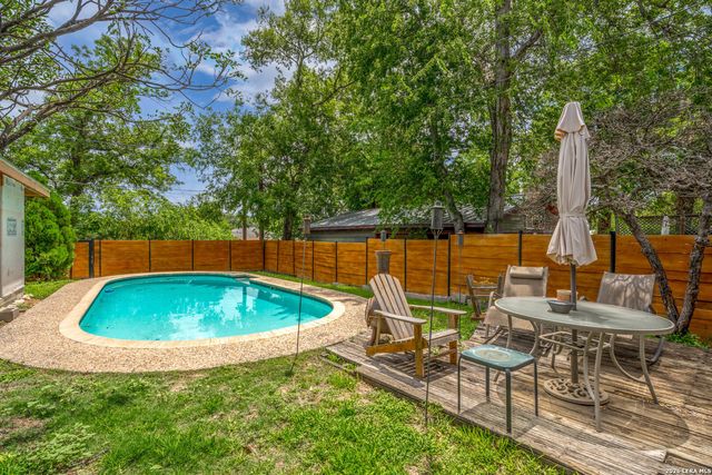 616 W Agarita, San Antonio, TX 78212
