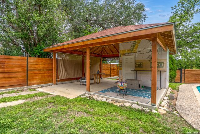 616 W Agarita, San Antonio, TX 78212