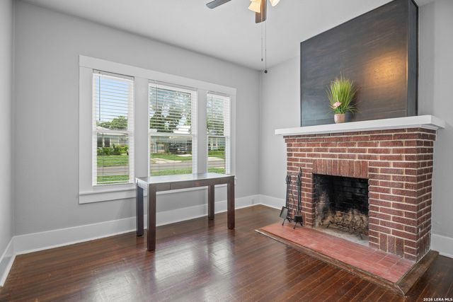 616 W Agarita, San Antonio, TX 78212