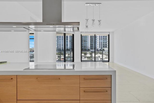17301 Biscayne Blvd 305, North Miami Beach, FL 33160