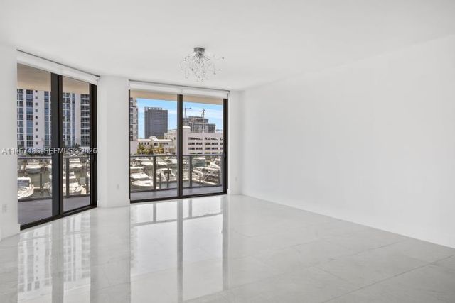 17301 Biscayne Blvd 305, North Miami Beach, FL 33160