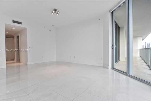 17301 Biscayne Blvd 305, North Miami Beach, FL 33160