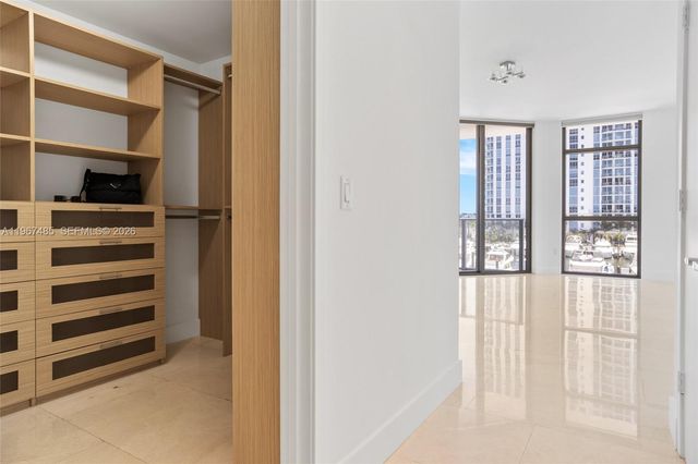 17301 Biscayne Blvd 305, North Miami Beach, FL 33160