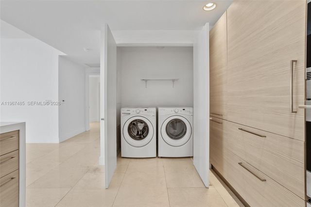 17301 Biscayne Blvd 305, North Miami Beach, FL 33160