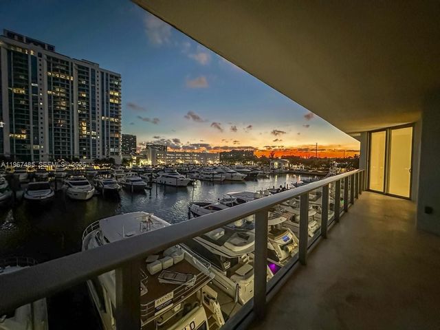 17301 Biscayne Blvd 305, North Miami Beach, FL 33160