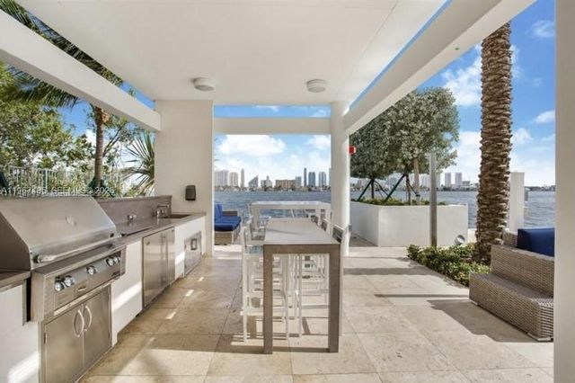 17301 Biscayne Blvd 305, North Miami Beach, FL 33160
