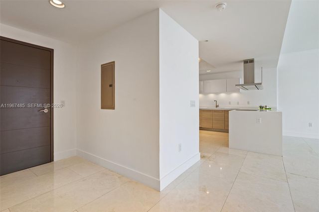17301 Biscayne Blvd 305, North Miami Beach, FL 33160