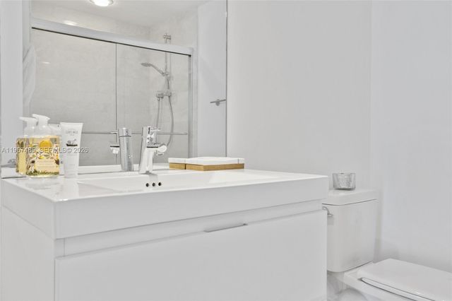 17301 Biscayne Blvd 305, North Miami Beach, FL 33160
