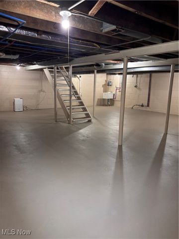 711 S Schenley Avenue, Youngstown, OH 44509