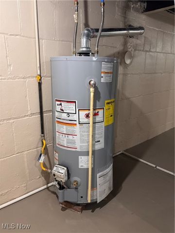 711 S Schenley Avenue, Youngstown, OH 44509