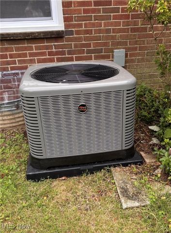 711 S Schenley Avenue, Youngstown, OH 44509