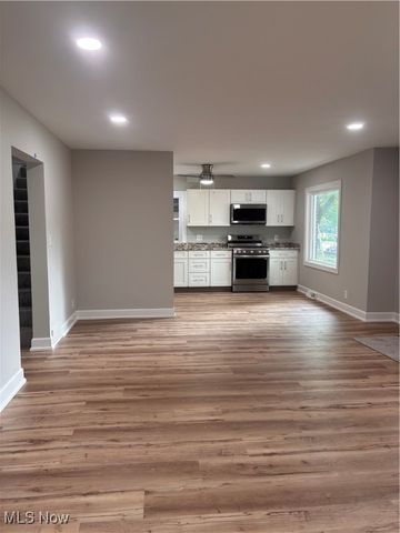 711 S Schenley Avenue, Youngstown, OH 44509