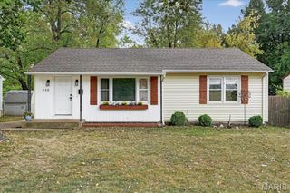 948 Saint Charles Avenue, St Charles, MO 63301