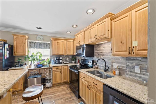 3310 Bluewater Dr, Pensacola, FL 32503