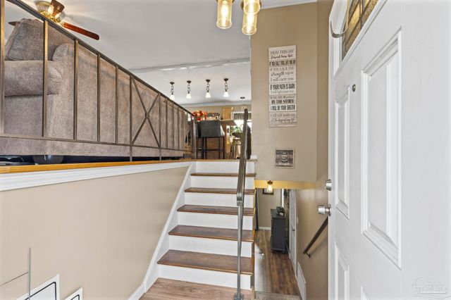 3310 Bluewater Dr, Pensacola, FL 32503