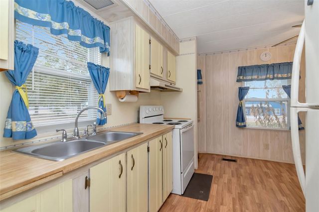 38147 HUFF DRIVE, Zephyrhills, FL 33542