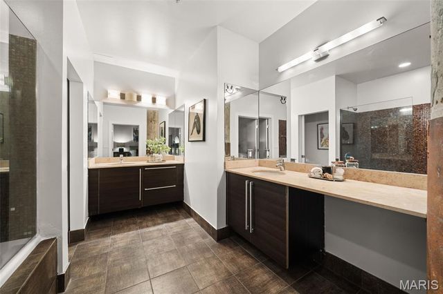 4100 Forest Park Avenue 121, St Louis, MO 63108