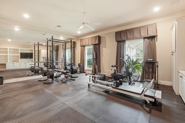 223 Heritage Oaks Lane, Houston, TX 77024