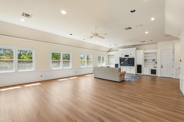 223 Heritage Oaks Lane, Houston, TX 77024