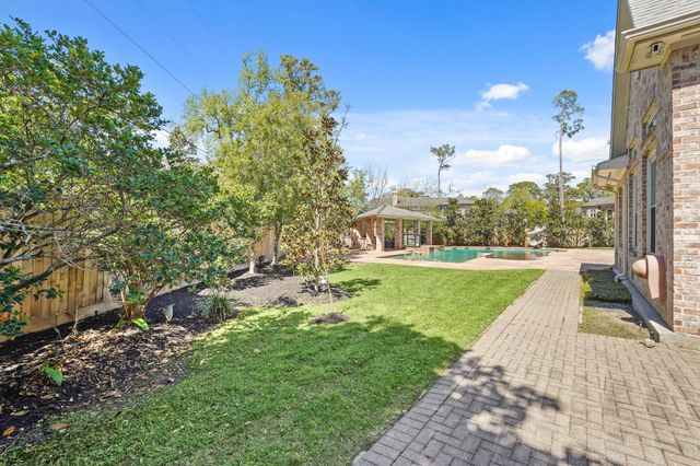 223 Heritage Oaks Lane, Houston, TX 77024