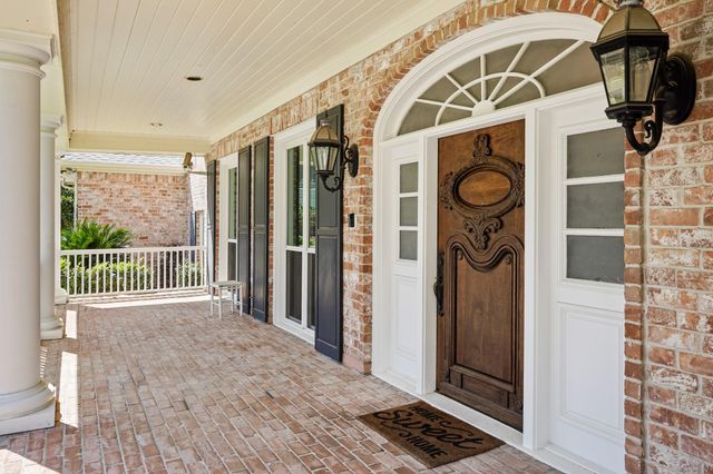 223 Heritage Oaks Lane, Houston, TX 77024