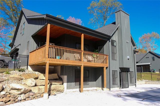 41 Fern Wood Way, Montgomery, NY 12549