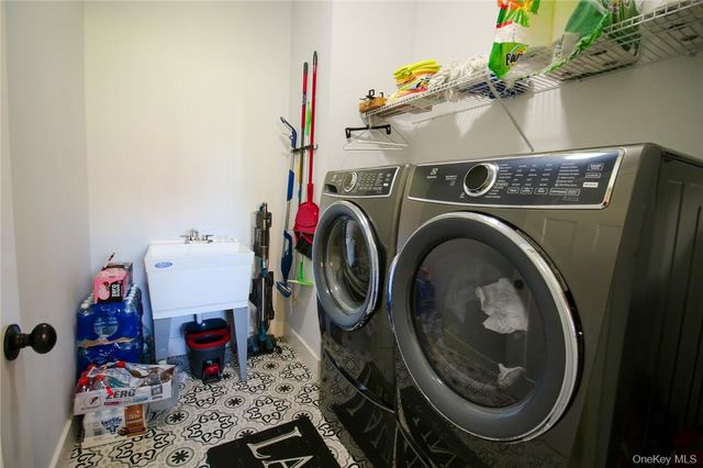 41 Fern Wood Way, Montgomery, NY 12549