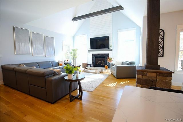 41 Fern Wood Way, Montgomery, NY 12549