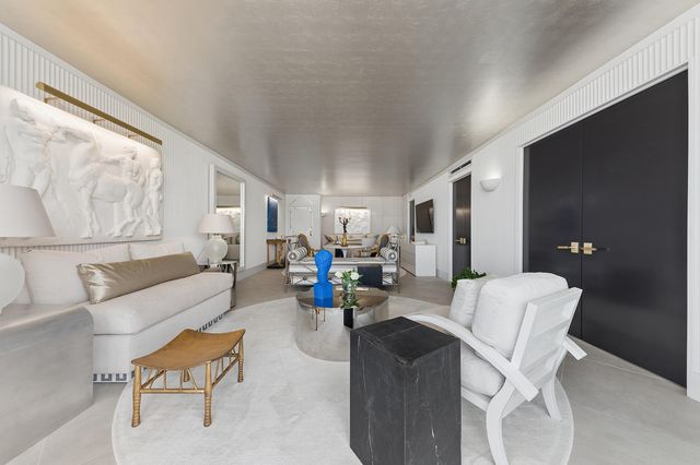 3800 Washington Road 909, West Palm Beach, FL 33405