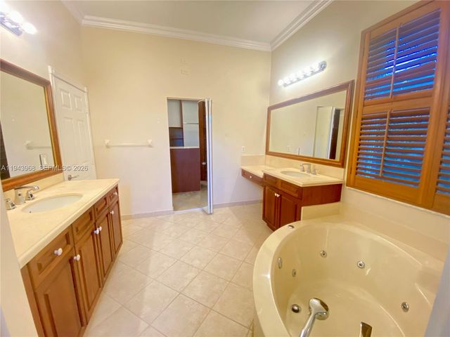 1540 SW 171st Ter, Pembroke Pines, FL 33027