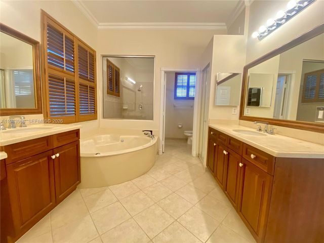 1540 SW 171st Ter, Pembroke Pines, FL 33027