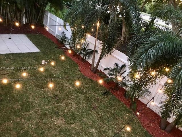 1540 SW 171st Ter, Pembroke Pines, FL 33027