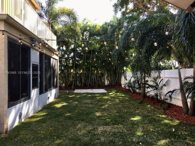 1540 SW 171st Ter, Pembroke Pines, FL 33027