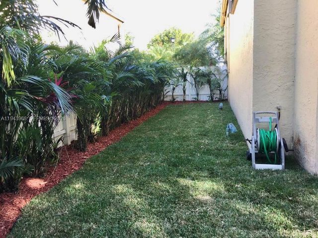 1540 SW 171st Ter, Pembroke Pines, FL 33027